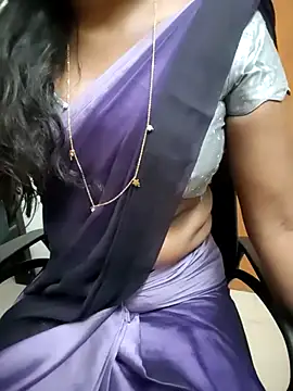 Snapshot of Tamilmallu-duskygirl03 chatting on June 27, 2026, 12:44 pm Tamilmallu-duskygirl03 online show from June 27, 2026, 12:44 pm