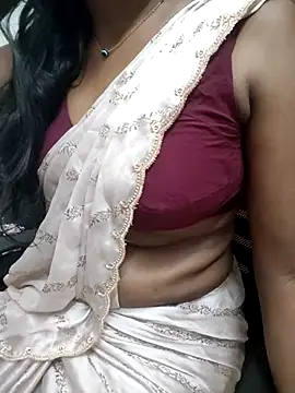 Snapshot of Tamilmallu-duskygirl03 chatting on July 8, 2026, 5:19 am Tamilmallu-duskygirl03 online show from July 8, 2026, 5:19 am