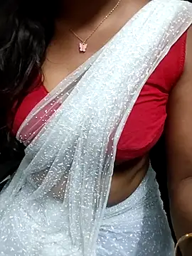 Snapshot of Tamilmallu-duskygirl03 chatting on July 31, 2026, 5:10 pm Tamilmallu-duskygirl03 online show from July 31, 2026, 5:10 pm