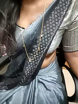 Snapshot of Tamilmallu-duskygirl03 chatting on June 26, 2026, 7:25 am Tamilmallu-duskygirl03 online show from June 26, 2026, 7:25 am