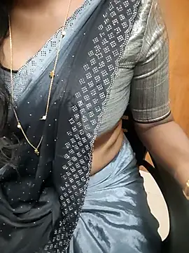 Snapshot of Tamilmallu-duskygirl03 chatting on July 9, 2026, 5:30 am Tamilmallu-duskygirl03 online show from July 9, 2026, 5:30 am