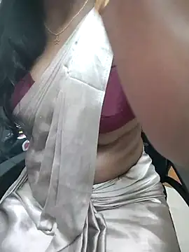 Snapshot of Tamilmallu-duskygirl03 chatting on July 3, 2026, 5:25 am Tamilmallu-duskygirl03 online show from July 3, 2026, 5:25 am