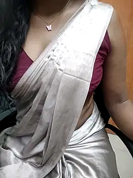 Snapshot of Tamilmallu-duskygirl03 chatting on June 25, 2026, 5:05 am Tamilmallu-duskygirl03 online show from June 25, 2026, 5:05 am