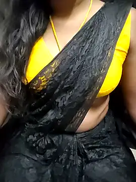 Snapshot of Tamilmallu-duskygirl03 chatting on August 4, 2026, 5:12 am Tamilmallu-duskygirl03 online show from August 4, 2026, 5:12 am