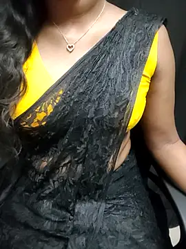 Snapshot of Tamilmallu-duskygirl03 chatting on July 28, 2026, 5:12 pm Tamilmallu-duskygirl03 online show from July 28, 2026, 5:12 pm