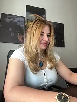 Passion-Blondy online show from June 17, 2026, 9:52 am