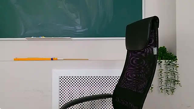 ClaireMathis online show from March 16, 2026, 2:53 pm