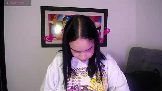 Kari Ruiz  online show from February 25, 2026, 9:03 pm