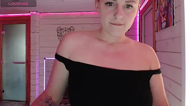 CandyBunie online show from February 6, 2026, 4:08 am