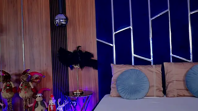 Talia Lure online show from December 18, 2025, 7:57 am