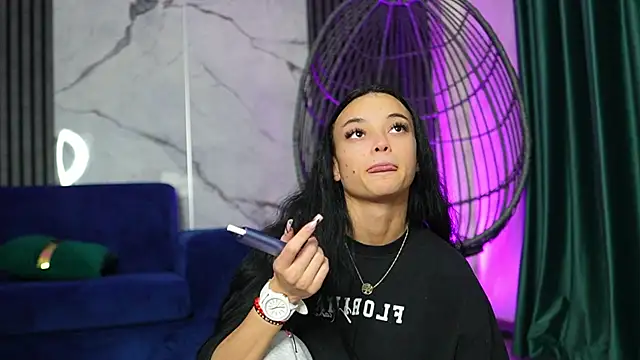 RachelRavee online show from November 3, 2025, 5:12 am