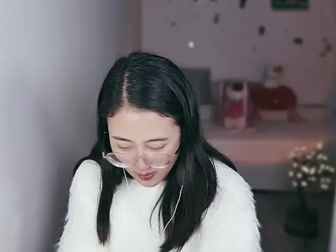 Queena  online show from January 12, 2026, 3:35 am