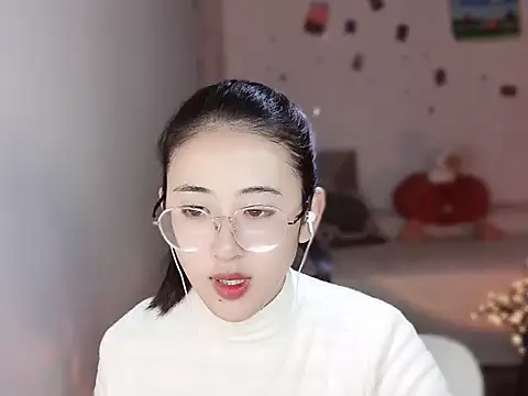 Queena  online show from December 17, 2025, 9:36 am