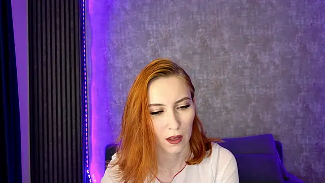 scarleteyes  online show from November 23, 2025, 5:28 am