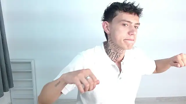 hot teo  online show from November 27, 2025, 11:21 am