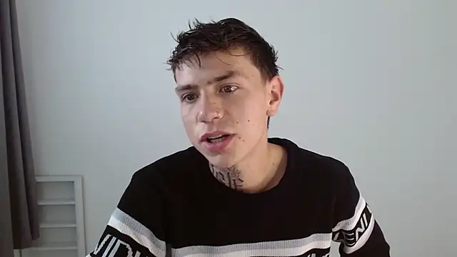 hot teo  online show from November 29, 2025, 12:16 pm