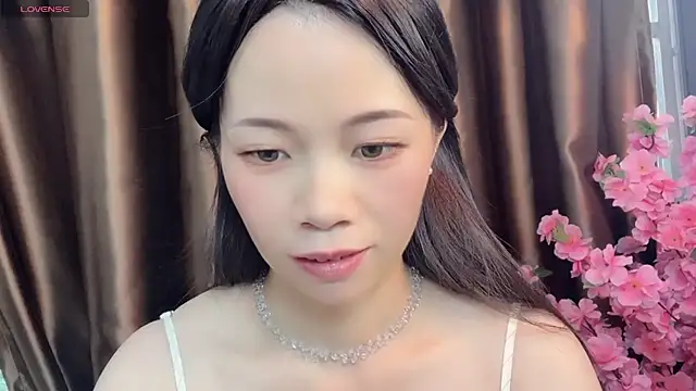 Lynnalltop-165-KeKe online show from October 14, 2025, 7:42 am