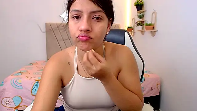 zara cute online show from June 18, 2026, 12:21 pm