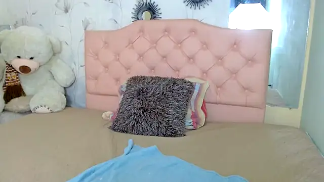 Snapshot of zara_cute chatting on February 16, 2026, 12:15 pm zara cute online show from February 16, 2026, 12:15 pm