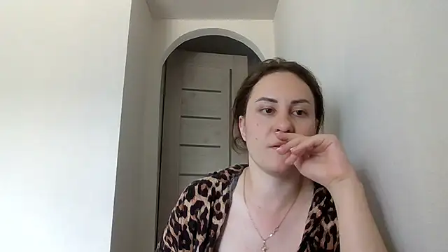 Snapshot of MeadowEyes chatting on July 14, 2026, 12:00 pm MeadowEyes online show from July 14, 2026, 12:00 pm