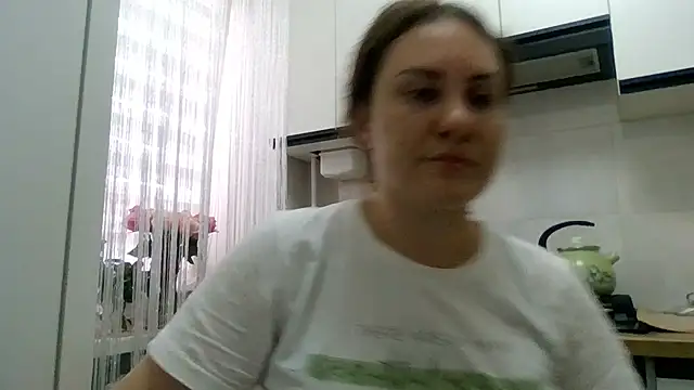 Snapshot of MeadowEyes chatting on June 29, 2026, 4:39 pm MeadowEyes online show from June 29, 2026, 4:39 pm
