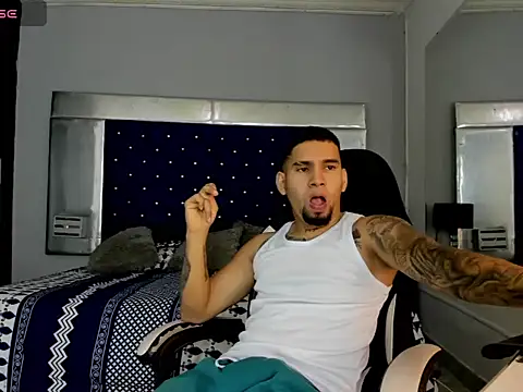 Snapshot of Cami_KingSex chatting on October 15, 2025, 12:24 pm Cami KingSex online show from October 15, 2025, 12:24 pm