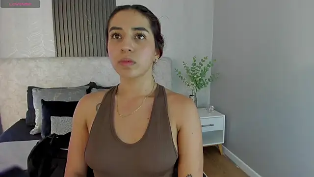 Vittoria Conti  online show from June 11, 2026, 5:32 pm
