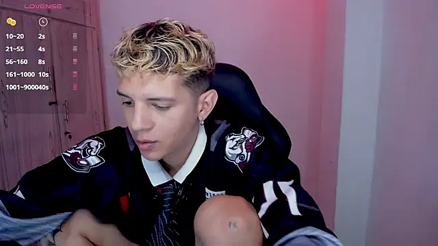 tylernova online show from March 3, 2026, 3:46 am