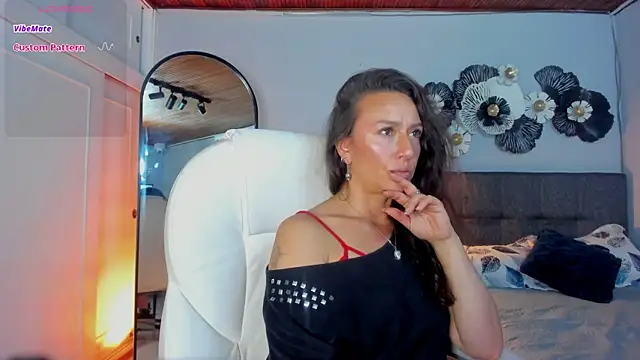 indigo wild  online show from November 11, 2025, 1:11 am