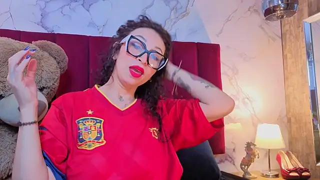 CHIARAJJONES online show from July 19, 2026, 1:19 pm