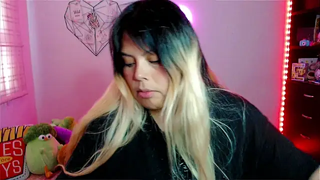 EllieMoonX online show from March 12, 2026, 10:14 pm