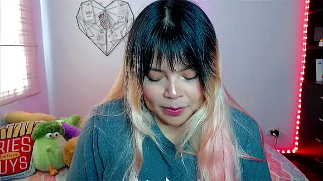 EllieMoonX online show from February 11, 2026, 8:31 pm