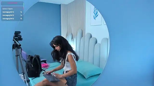luly dreams online show from June 18, 2026, 11:48 am