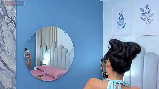 luly dreams online show from June 17, 2026, 11:42 am