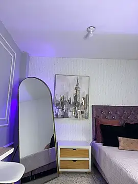 HoneyMollyX online show from July 10, 2026, 1:11 pm