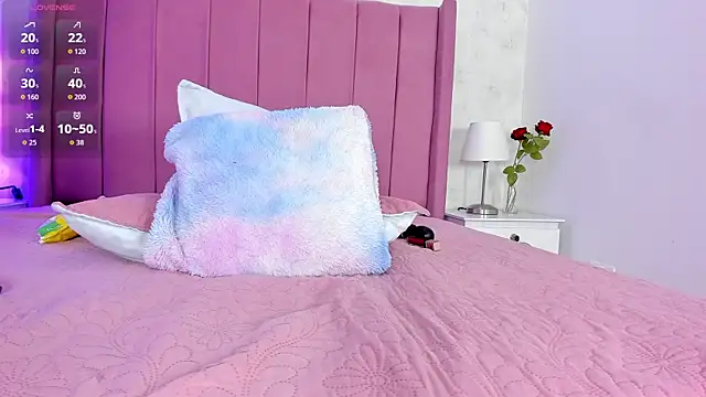 alexandralopez- online show from July 11, 2026, 4:35 am