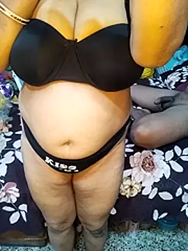 modhu82 online show from November 27, 2025, 6:41 pm