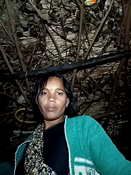 Cutsedi3 online show from December 4, 2025, 9:47 pm