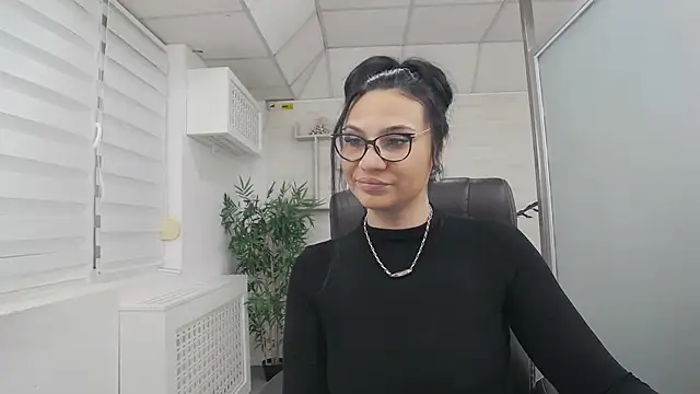 YaraXCox online show from April 27, 2026, 3:37 am
