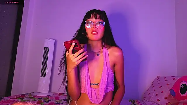 Snapshot of b_abysofy_ chatting on February 9, 2026, 6:33 am b abysofy online show from February 9, 2026, 6:33 am