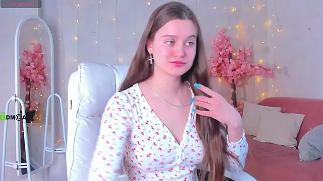 Snapshot of Renesmy_Black chatting on February 10, 2026, 11:48 pm Renesmy Black online show from February 10, 2026, 11:48 pm