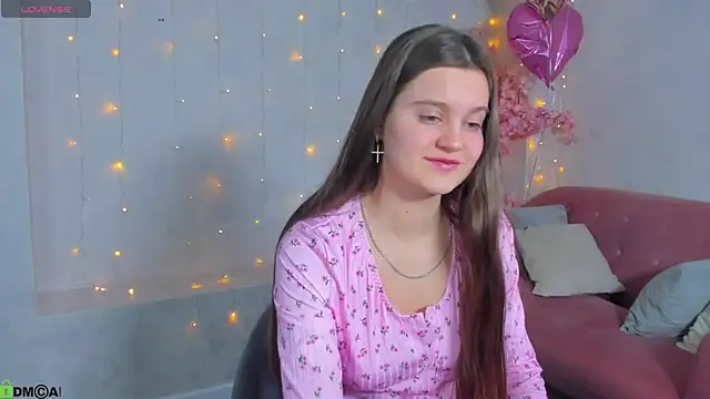 Snapshot of Renesmy_Black chatting on February 22, 2026, 11:28 pm Renesmy Black online show from February 22, 2026, 11:28 pm