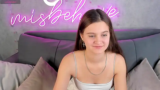 Renesmy Black online show from October 17, 2025, 1:09 am