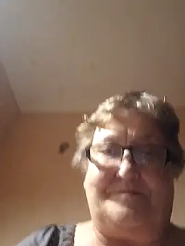 Snapshot of Katherine735 chatting on January 6, 2026, 10:03 pm Katherine735 online show from January 6, 2026, 10:03 pm