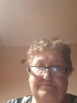 Snapshot of Katherine735 chatting on December 18, 2025, 10:13 pm Katherine735 online show from December 18, 2025, 10:13 pm