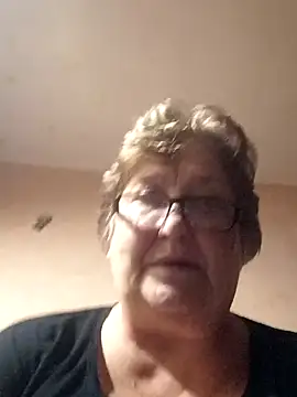 Snapshot of Katherine735 chatting on October 31, 2025, 4:14 pm Katherine735 online show from October 31, 2025, 4:14 pm