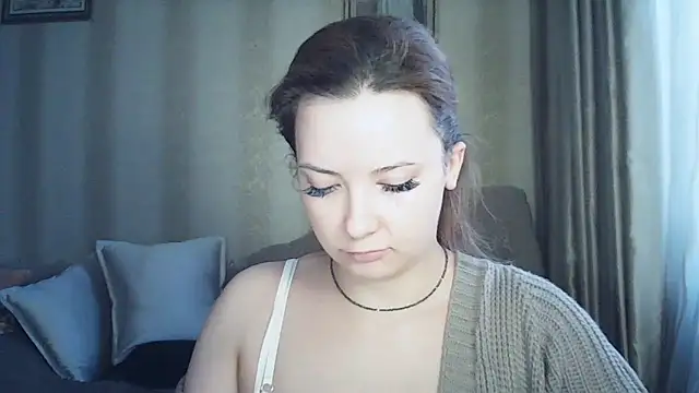 MoodieMira online show from March 12, 2026, 3:05 pm