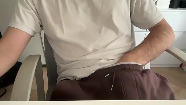 matrixx 9 online show from November 6, 2025, 1:04 pm