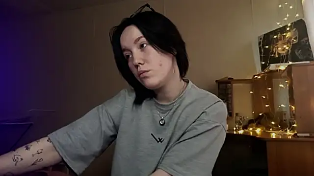 JennyRass online show from December 5, 2025, 8:24 am