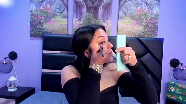 GAbrielaBotero online show from December 16, 2025, 9:08 pm